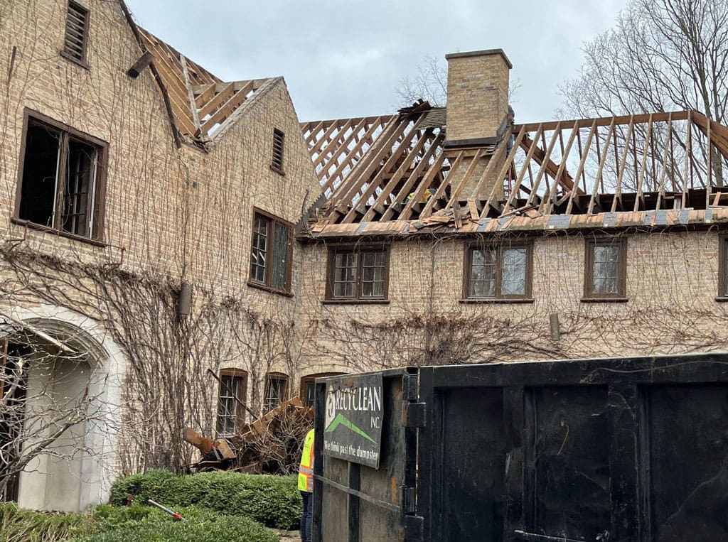 Recyclean-and-UE-Total-Deconstruction-on-Lake-Bluff-Home